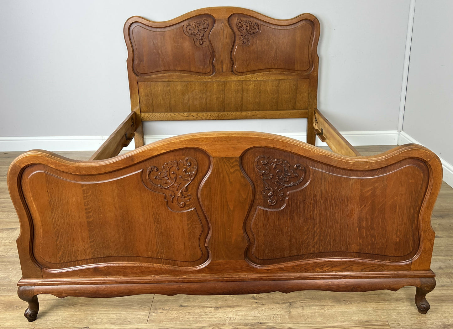 Bed Vintage French Louis XVI Oak Double Bed Frame Carved Headboard LOT 6381