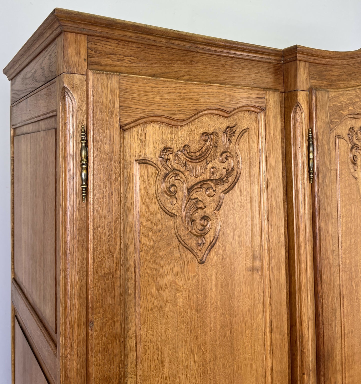 Wardrobe Vintage French Louis XVI Style Oak Four Door Carved Armoire LOT 6386