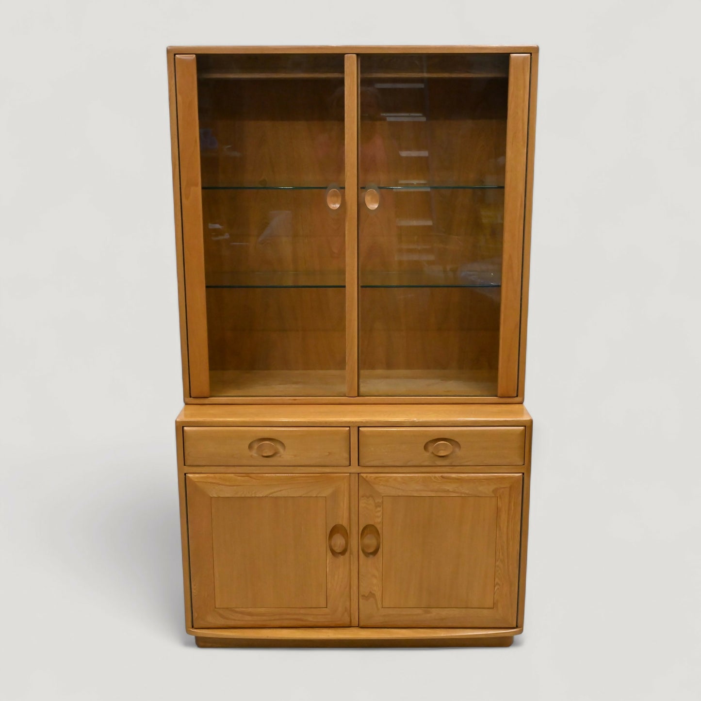 Small Ercol Windsor Sideboard Display Cabinet Top Light Finish FREE UK Delivery*. SBR10891/0209E