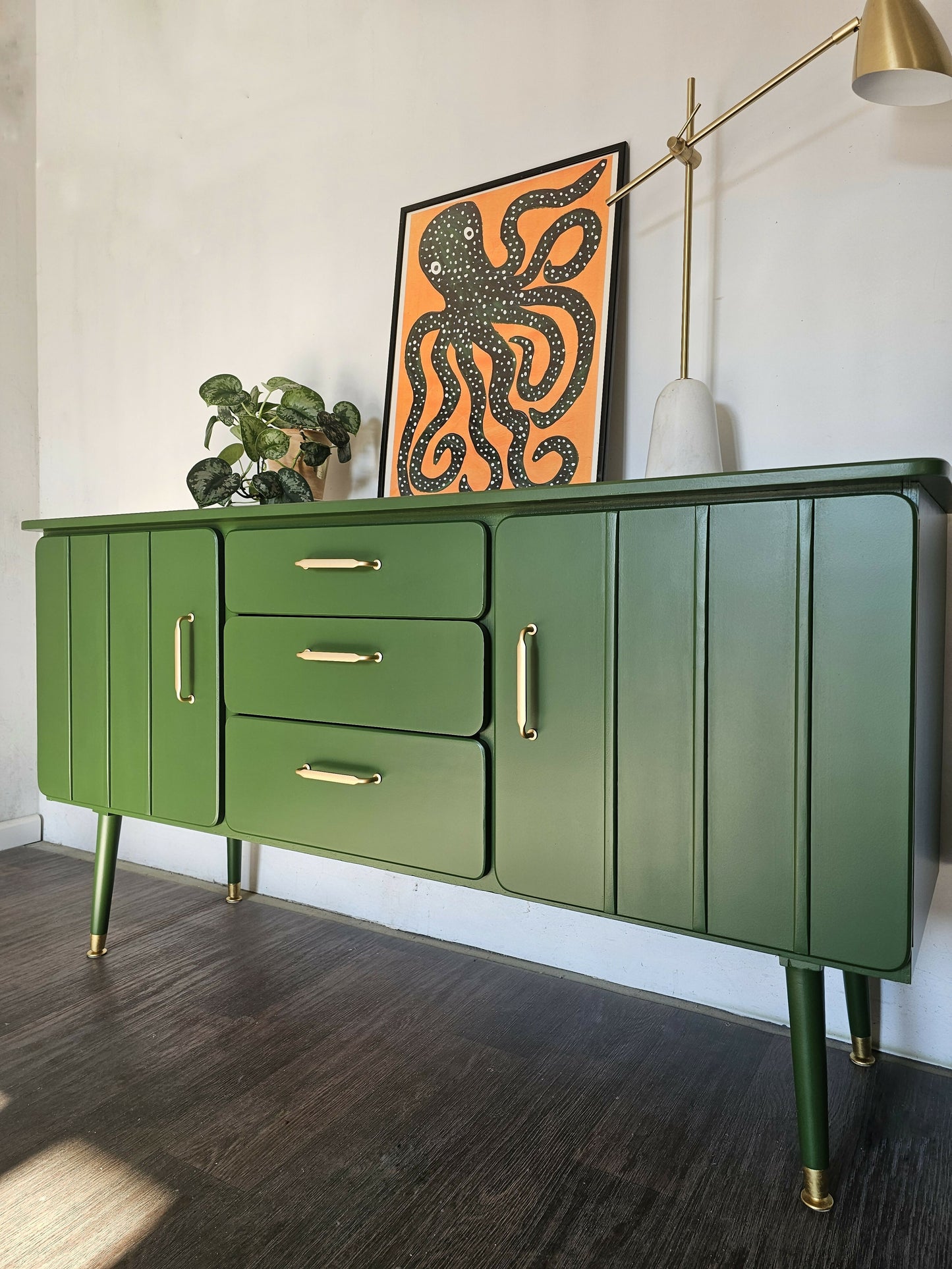 Mid Century Modern Sideboard / TV Cabinet