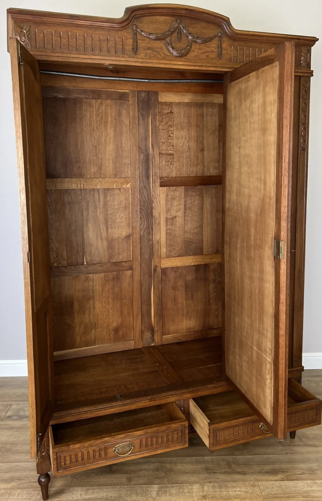Wardrobe Antique French Oak Two Door Mirrored Carved Armoire Cabinet LOT 6097
