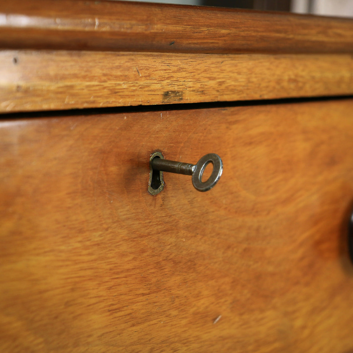 Antique Chest of Drawers 3 Graduated Drawers Splits in Two for Tight Spaces