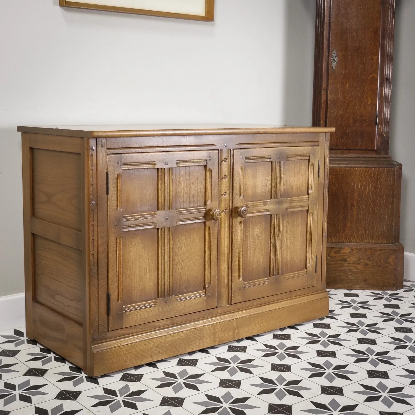 Vintage Ercol Elm Small Cabinet Sideboard TV Unit in Golden Dawn