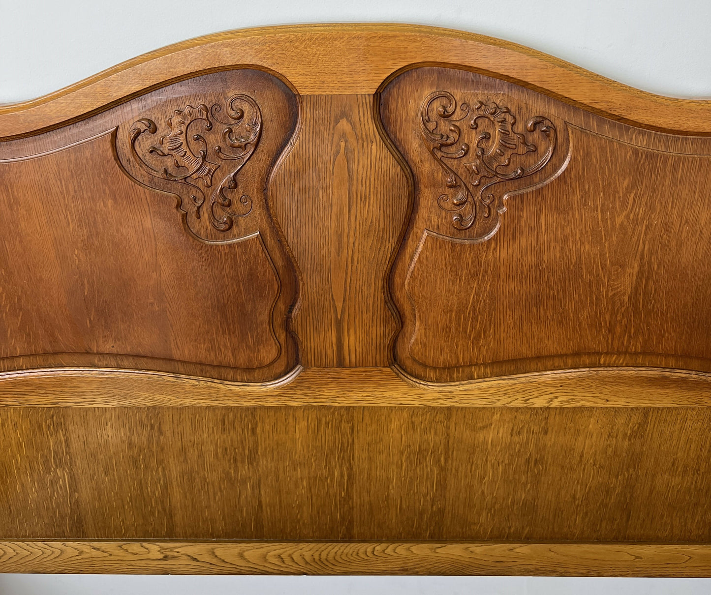 Bed Vintage French Louis XVI Oak Double Bed Frame Carved Headboard LOT 6381