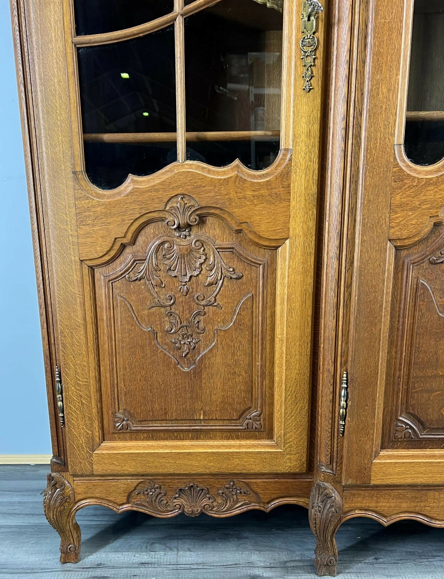 Bookcase Vintage French Louis XIV Style Display Oak Cabinet Sideboard LOT 4785