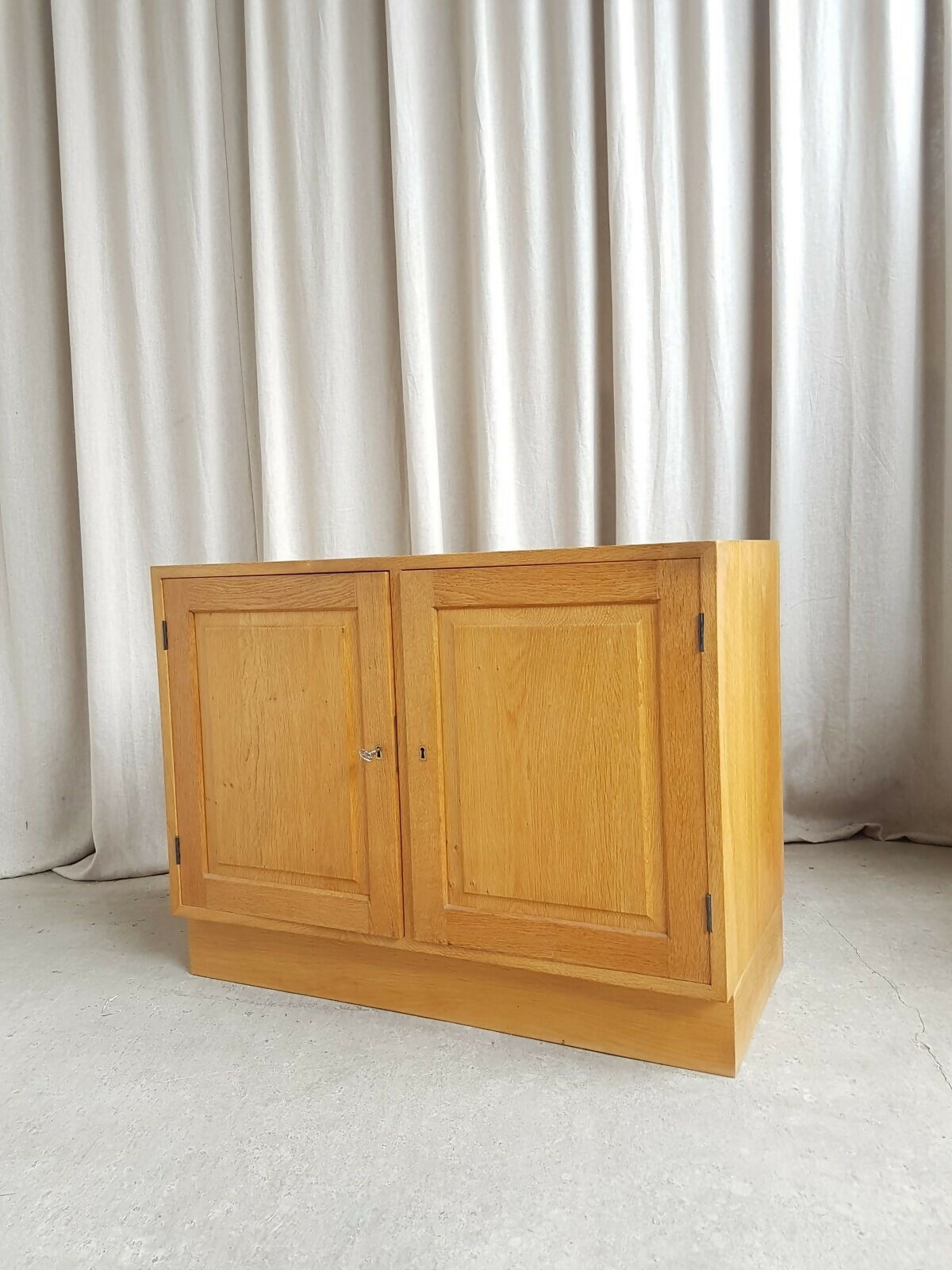 Vintage Mid Century Danish Oak Compact Sideboard Media Cabinet Scahdi Retro R516