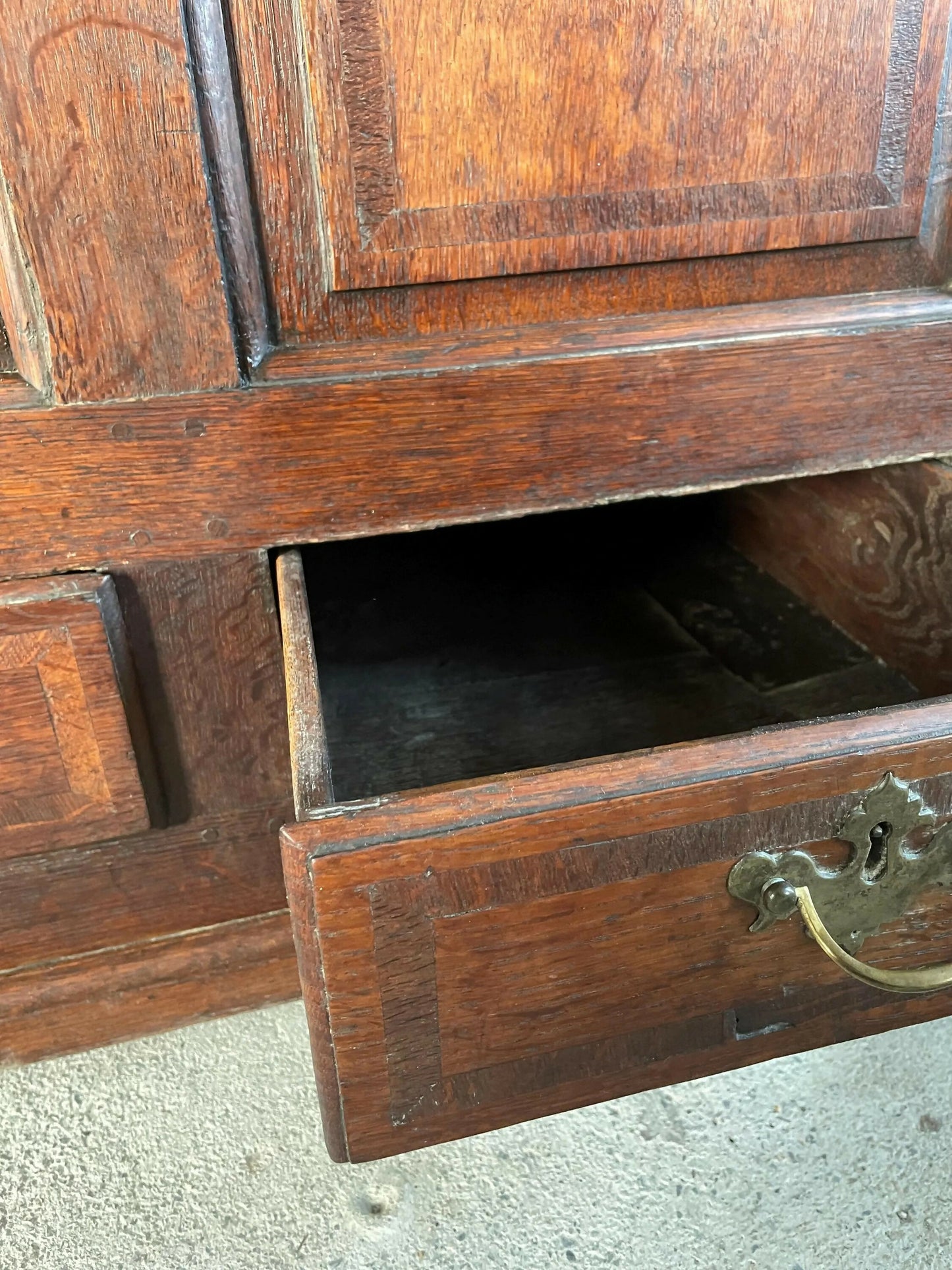 An antique 18th century mule chest / blanket box