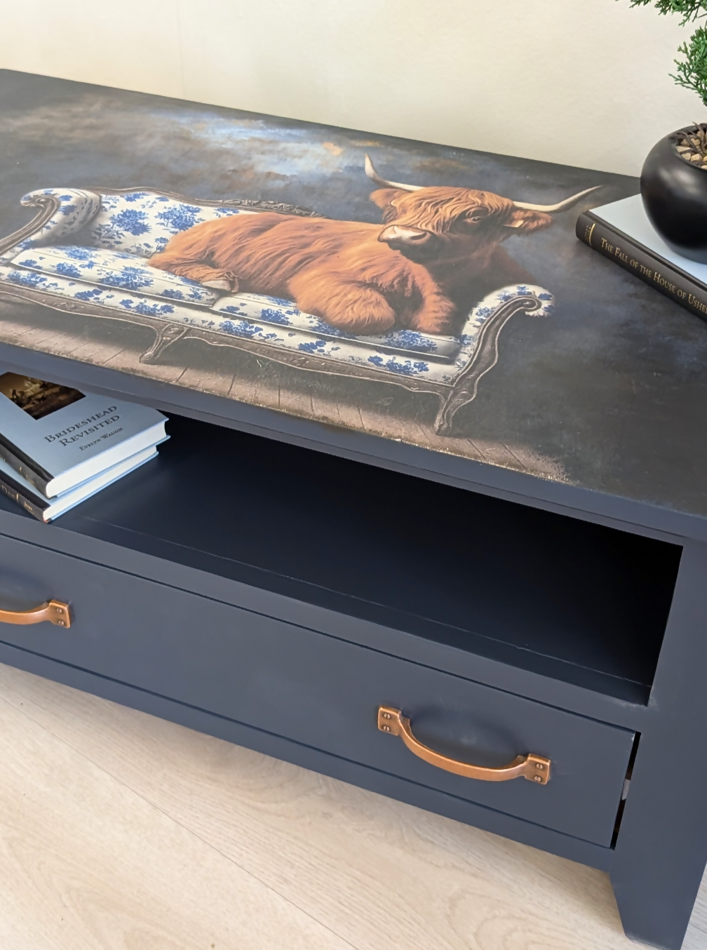 Solid Oak Console/TV Unit Hand-Painted Deep Blue with Highland Cow