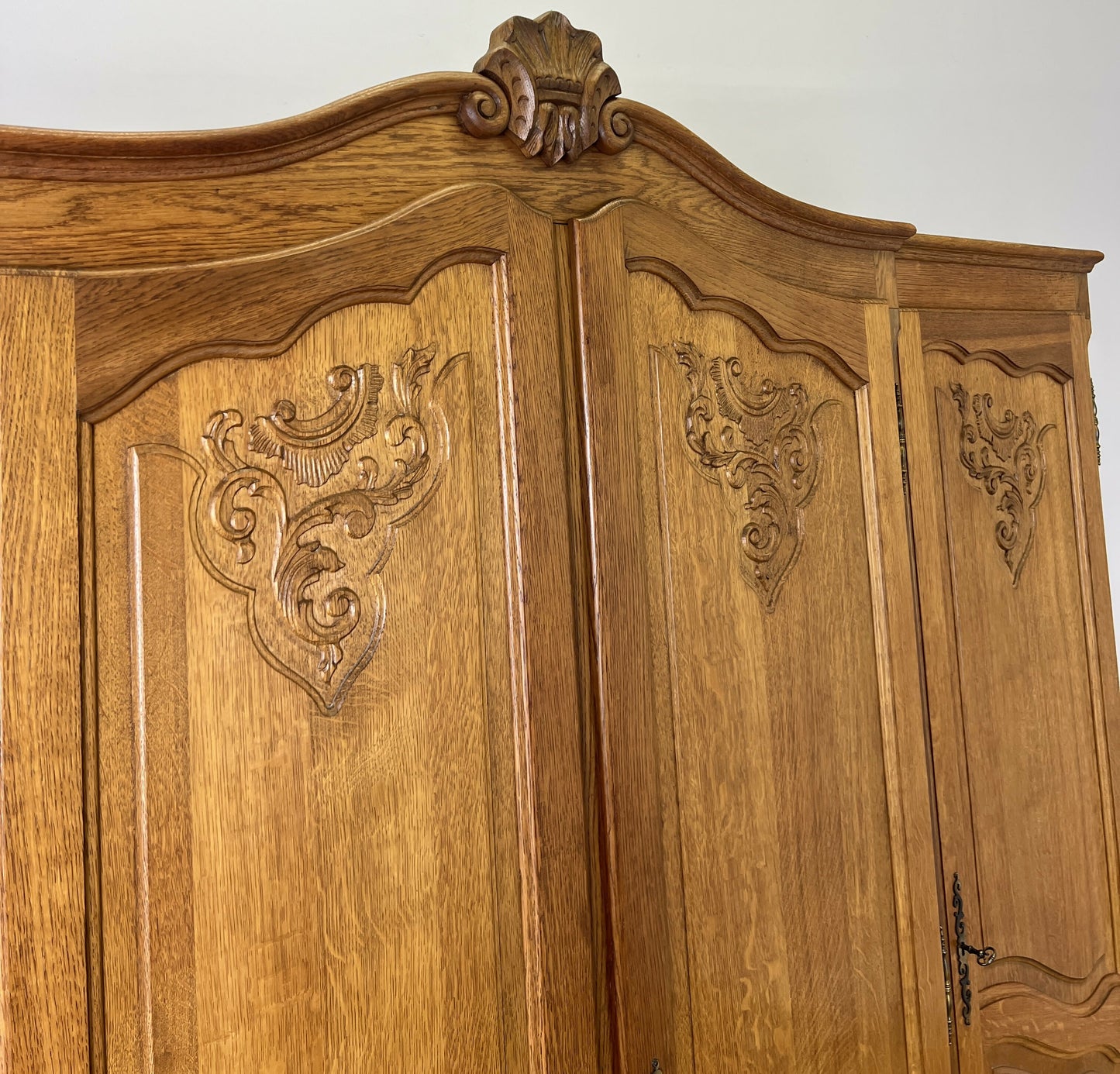 Wardrobe Vintage French Louis XVI Style Oak Four Door Carved Armoire LOT 6104