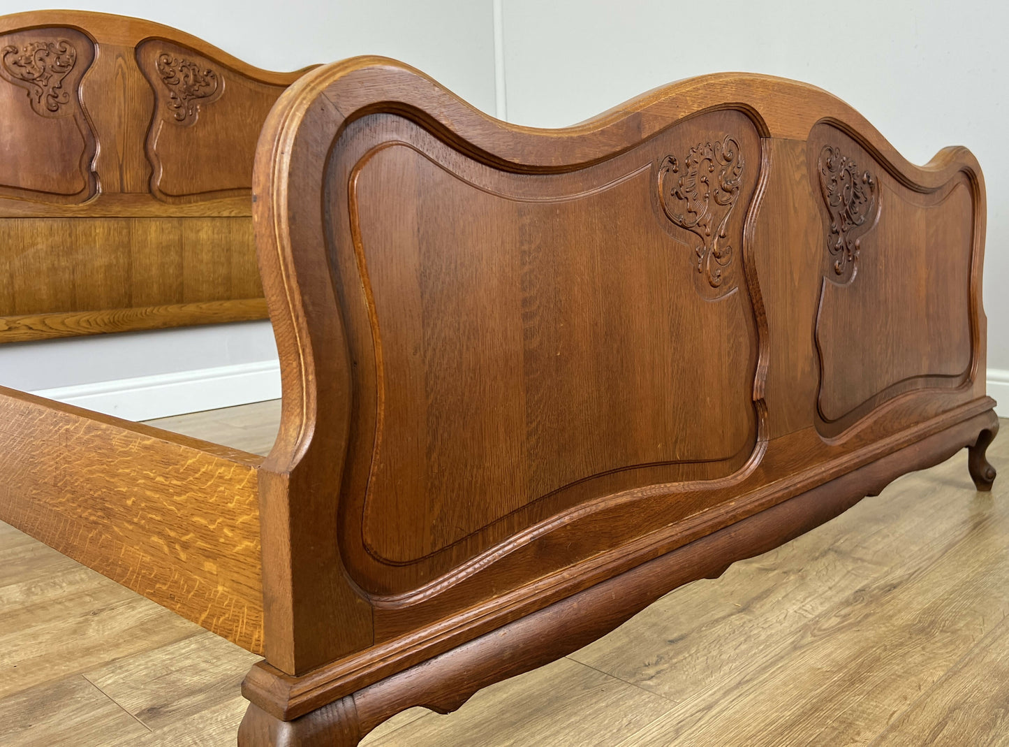 Bed Vintage French Louis XVI Oak Double Bed Frame Carved Headboard LOT 6381