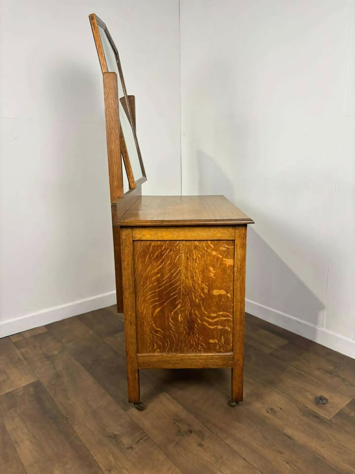 Early 20th Century Oak Dressing Table