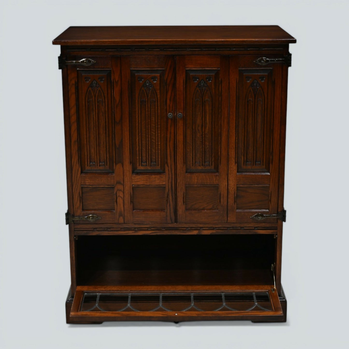Old Charm TV Video Cabinet Warwick Range Tudor Brown Model 2317 FREE UK Delivery