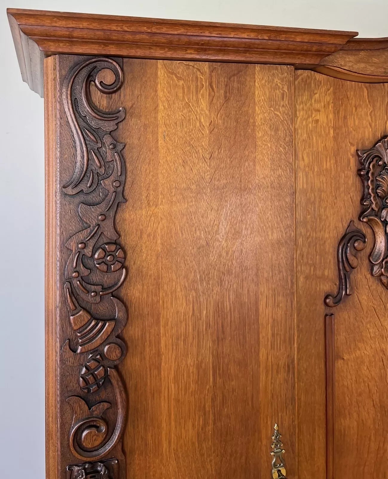Wardrobe Vintage French Style Four Door Carved Armoire Cabinet LOT 6147