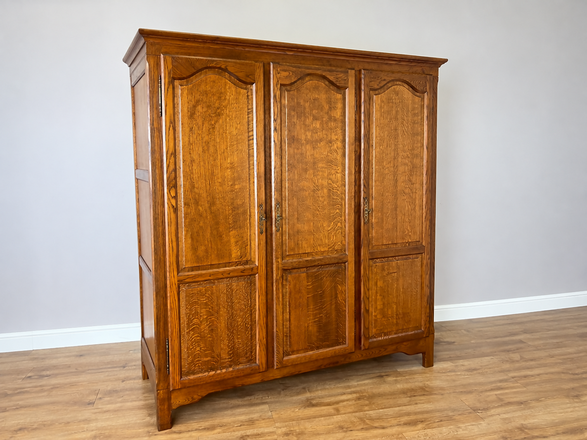 Wardrobe Vintage French Style Oak Triple Door Carved Armoire Cabinet LOT 6525