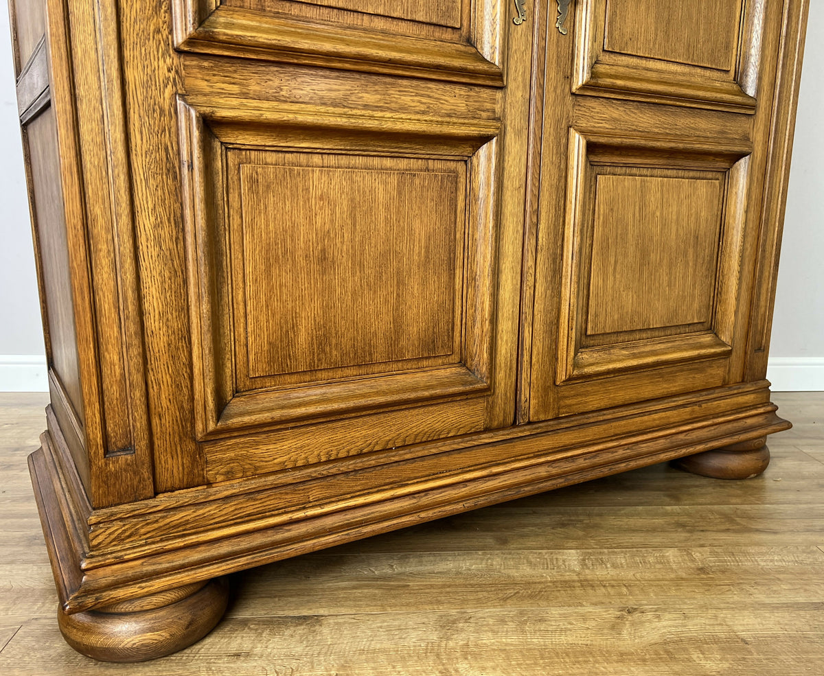 Wardrobe Vintage French Style Oak Two Door Bedroom Storage Armoire LOT 6509