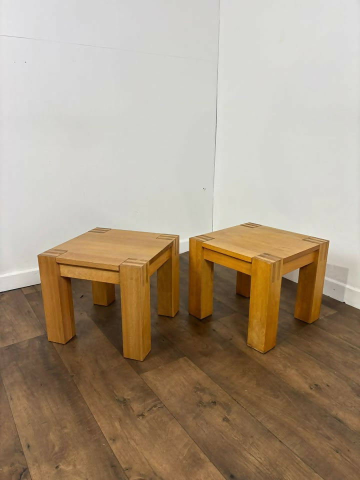 Modern Pair Of Solid Oak Side Tables / Lamp Tables