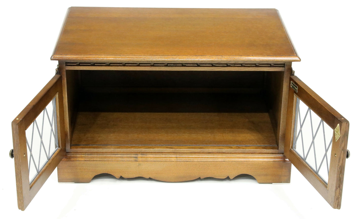 Old Charm TV Stand Light Oak Sky Box/DVD Area VGC FREE Nationwide Delivery. SBR7946/2004C