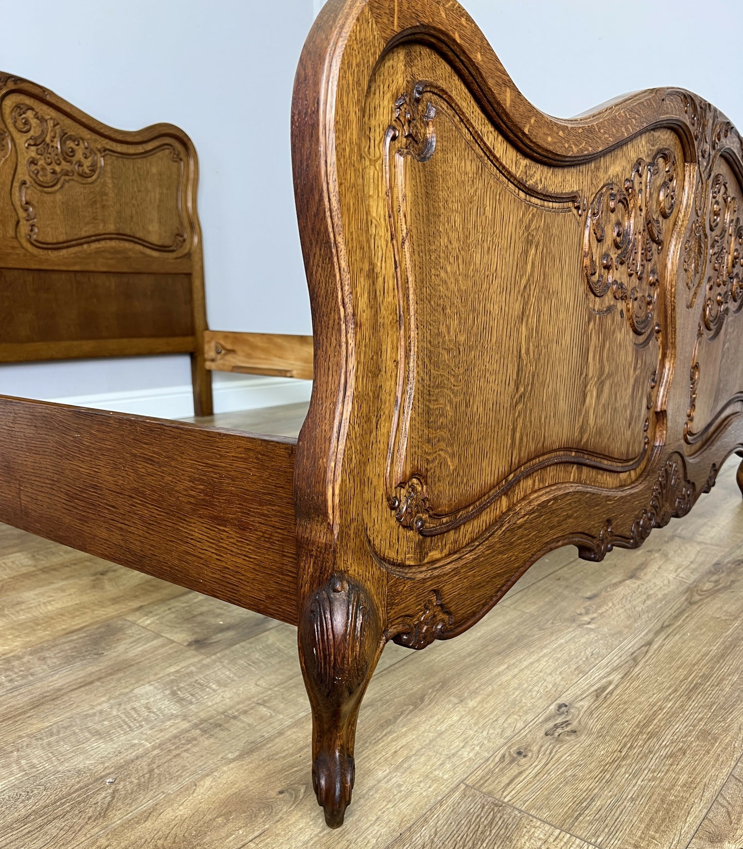 Bed Vintage French Louis XVI Oak Double Bed Frame Carved Headboard LOT 6375