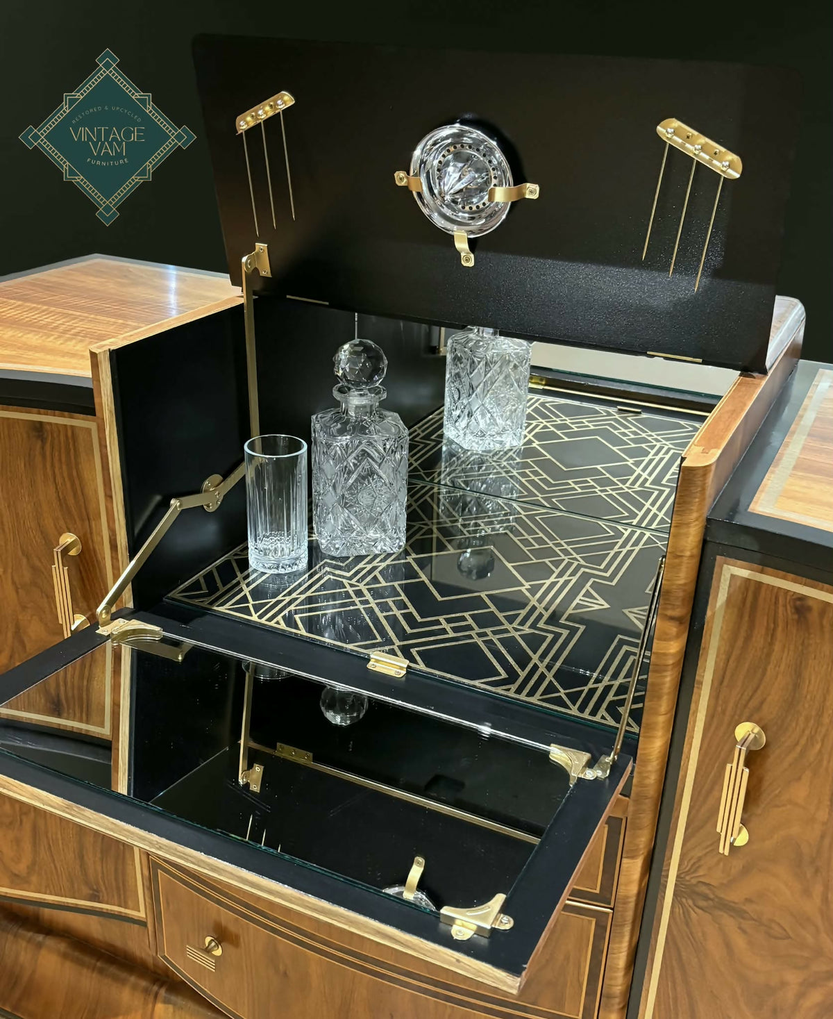 Art Deco cocktail cabinet, drinks bar, "Decometric"