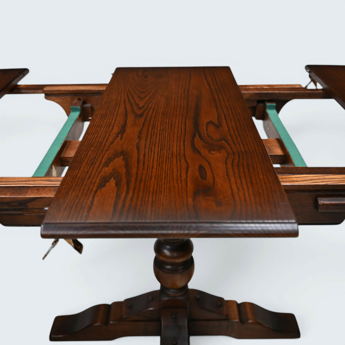 Old Charm Aldeburgh Extending Dining Table Pedestal Model 2472 FREE UK Delivery*