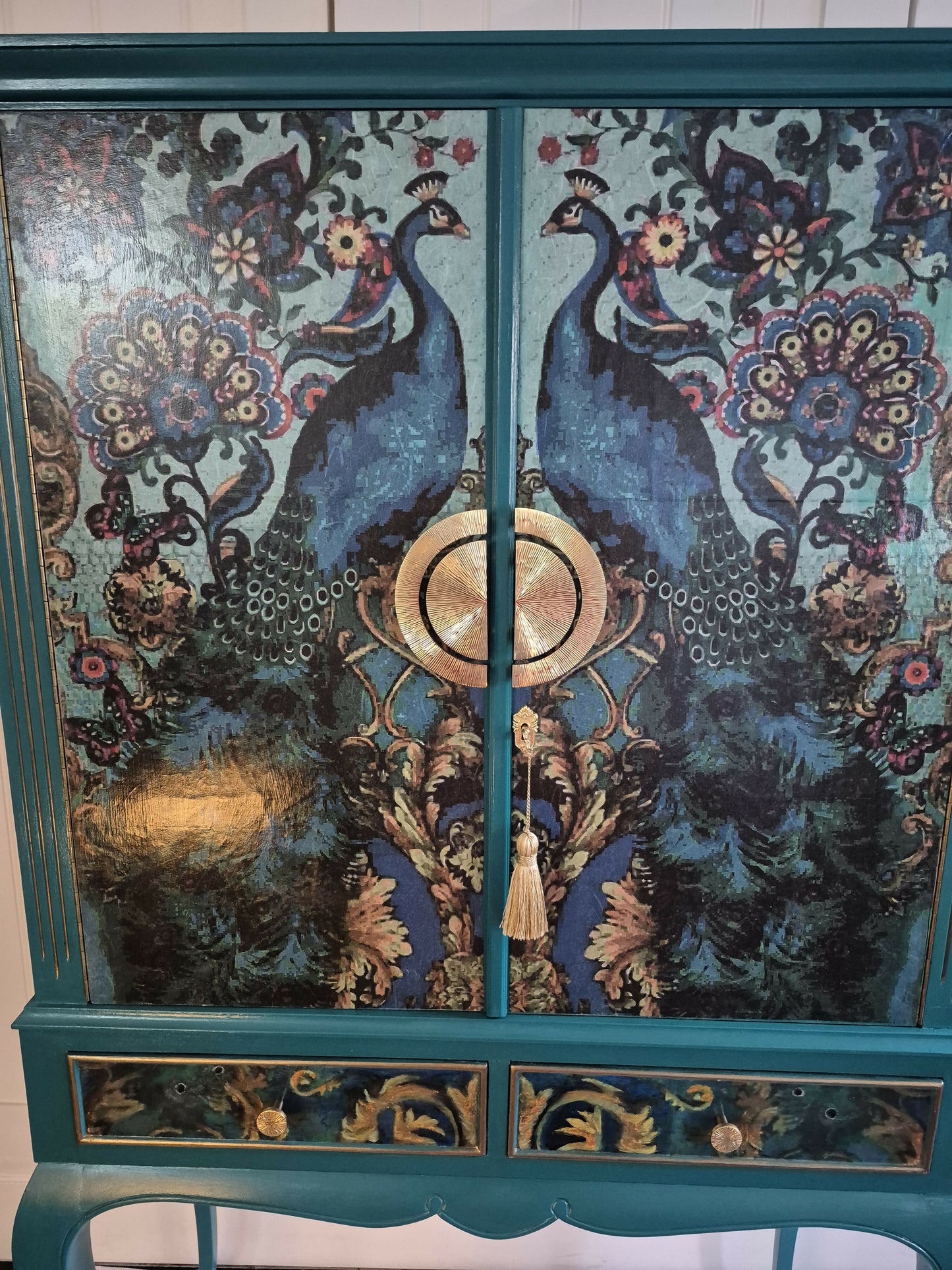 Exquisite Edwardian Cocktail Cabinet Luxury Upcycled – Teal & Peacock Decoupage, Mirrored Bar with LED & Gold Interior