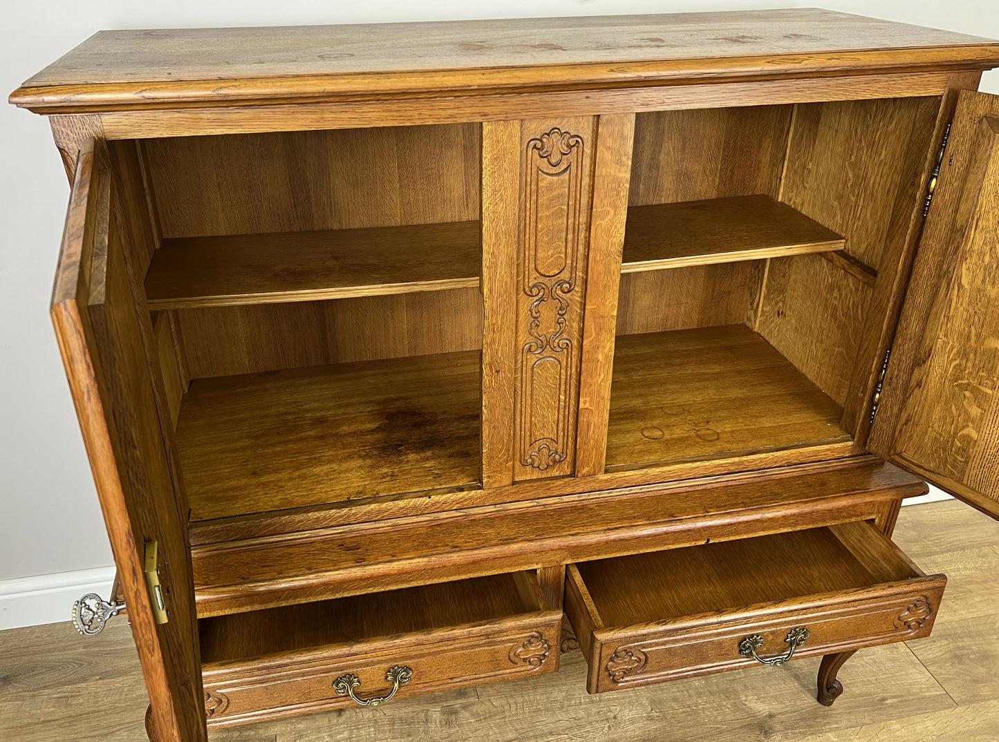 Cabinet Vintage French Louis XIV Style Oak Sideboard Carved Cupboard LOT 6266
