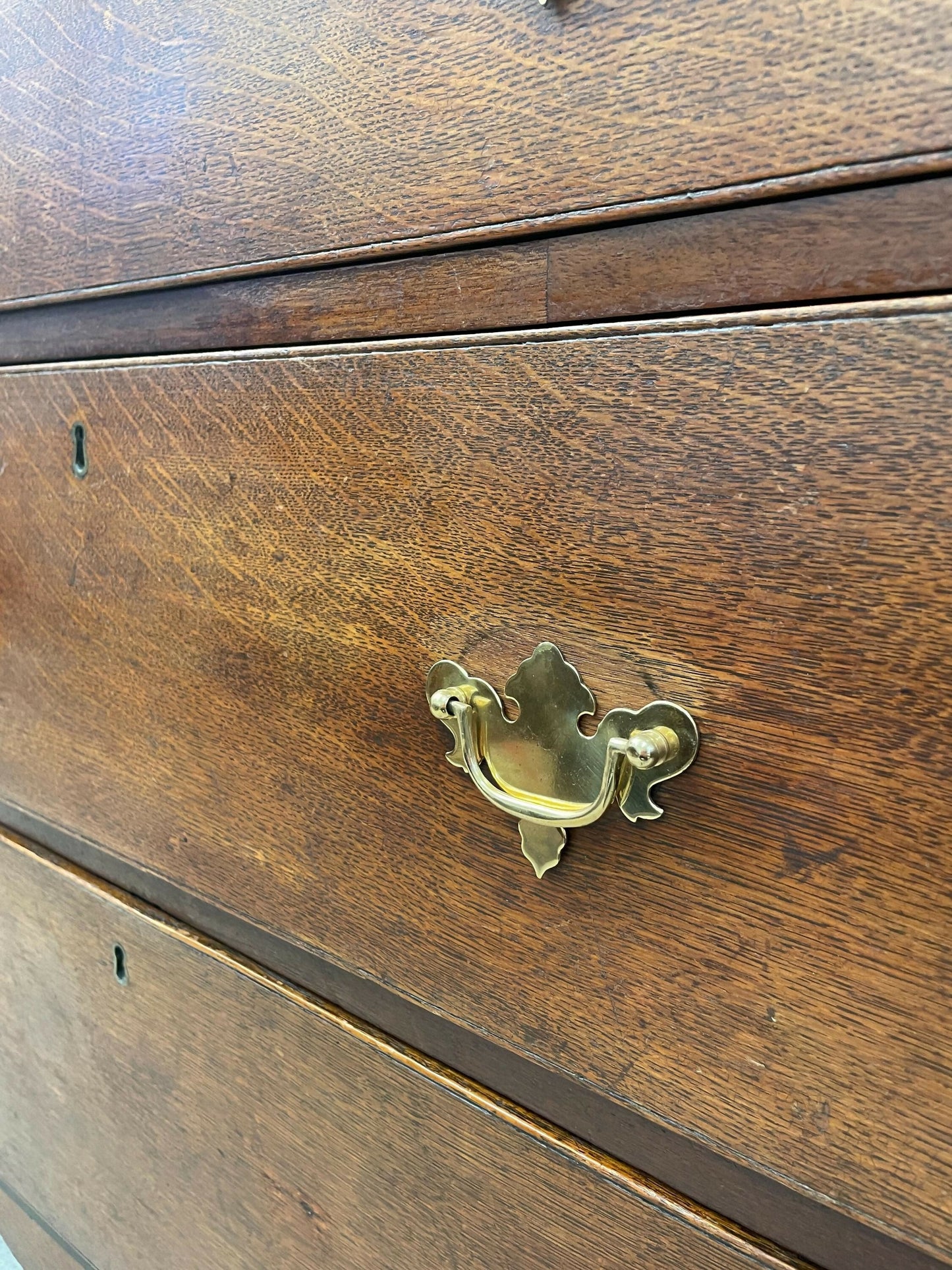 Vintage Georgian oak chest of drawers