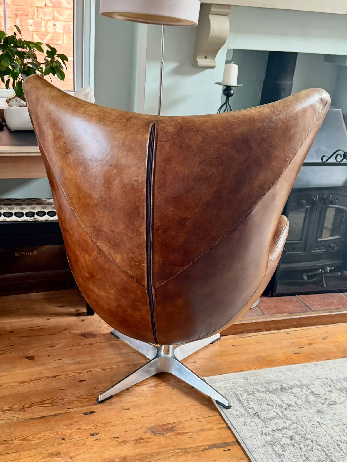 Stunning Leather St Anne Swivel-Club Chair