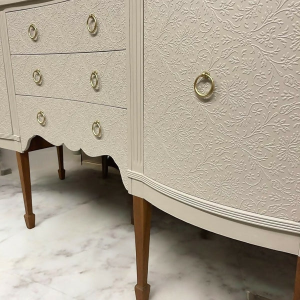 Stunning And Elegant Vintage Regency Mahogany Sideboard