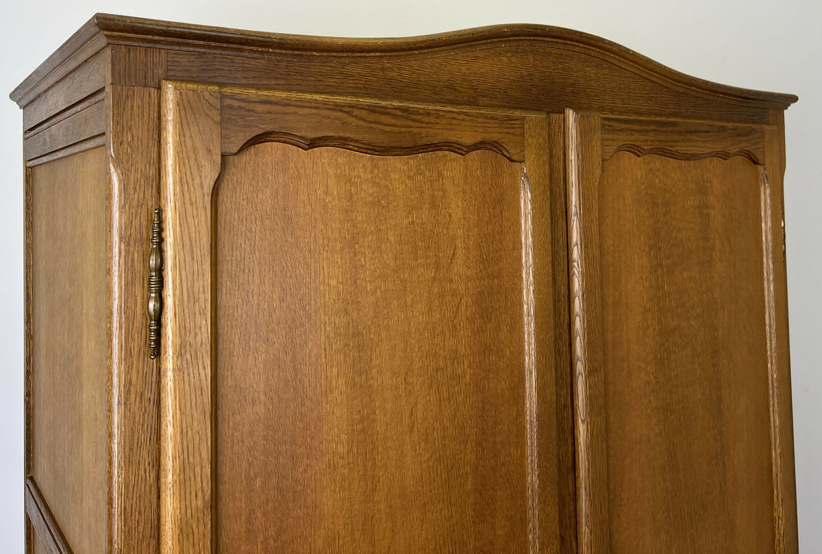 Wardrobe Vintage French Louis Oak Two Door Bedroom Storage Armoire LOT 6523