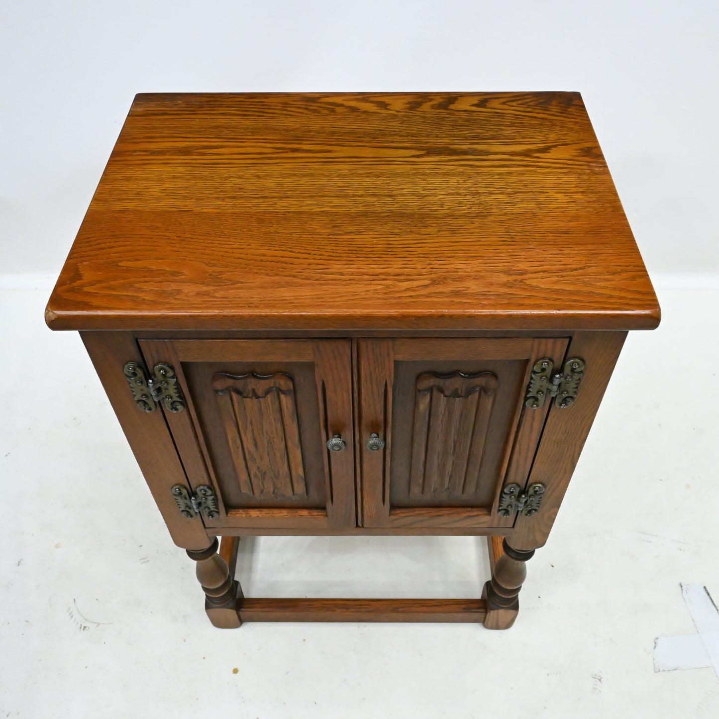 Old Charm Pedestal Cupboard Cabinet Linenfold Doors Tudor Brown FREE UK DELIVERY. SBR10924/0909E