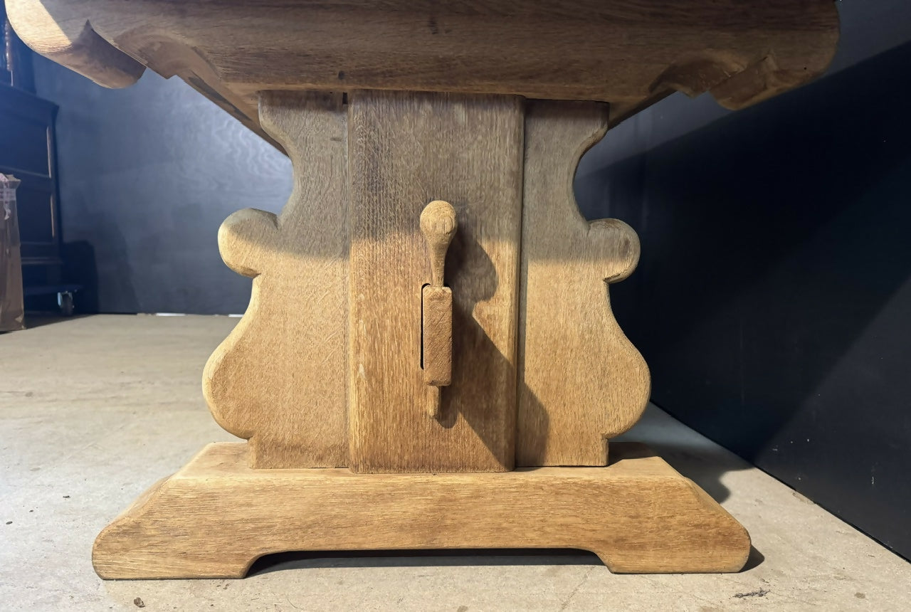 Large Extendable Bleached Oak Farmhouse Dining Table
