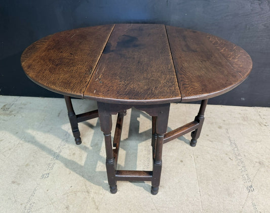 18th Century Oak Gate Leg Table