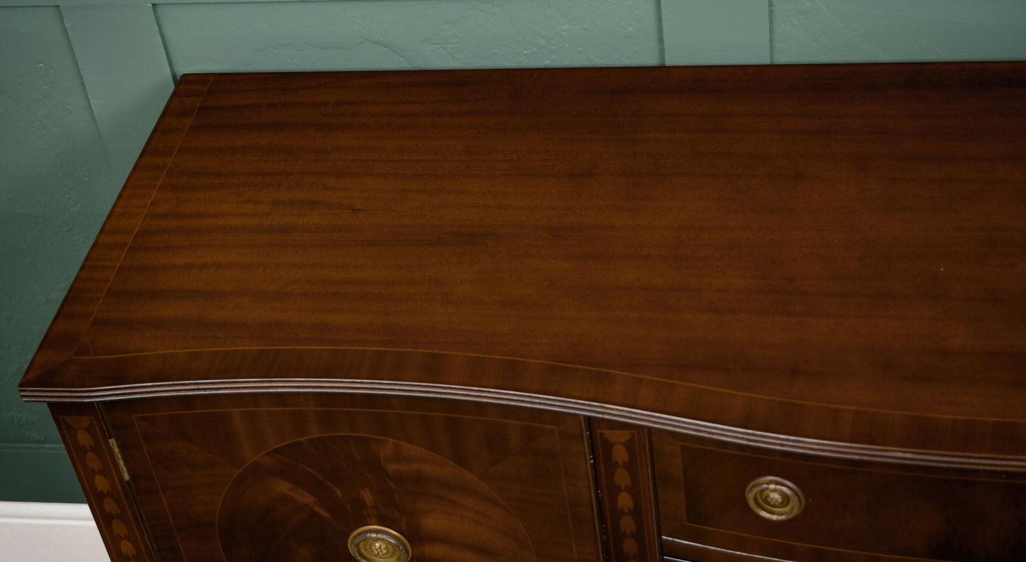 Regency Style Mahogany Sideboard with Drawers - Serpentine
