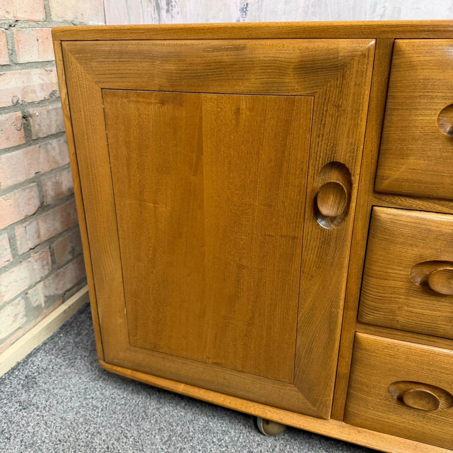 Vintage MCM Ercol Elm Windsor Sideboard 1960s 2 Cupboards Drawers on Castors