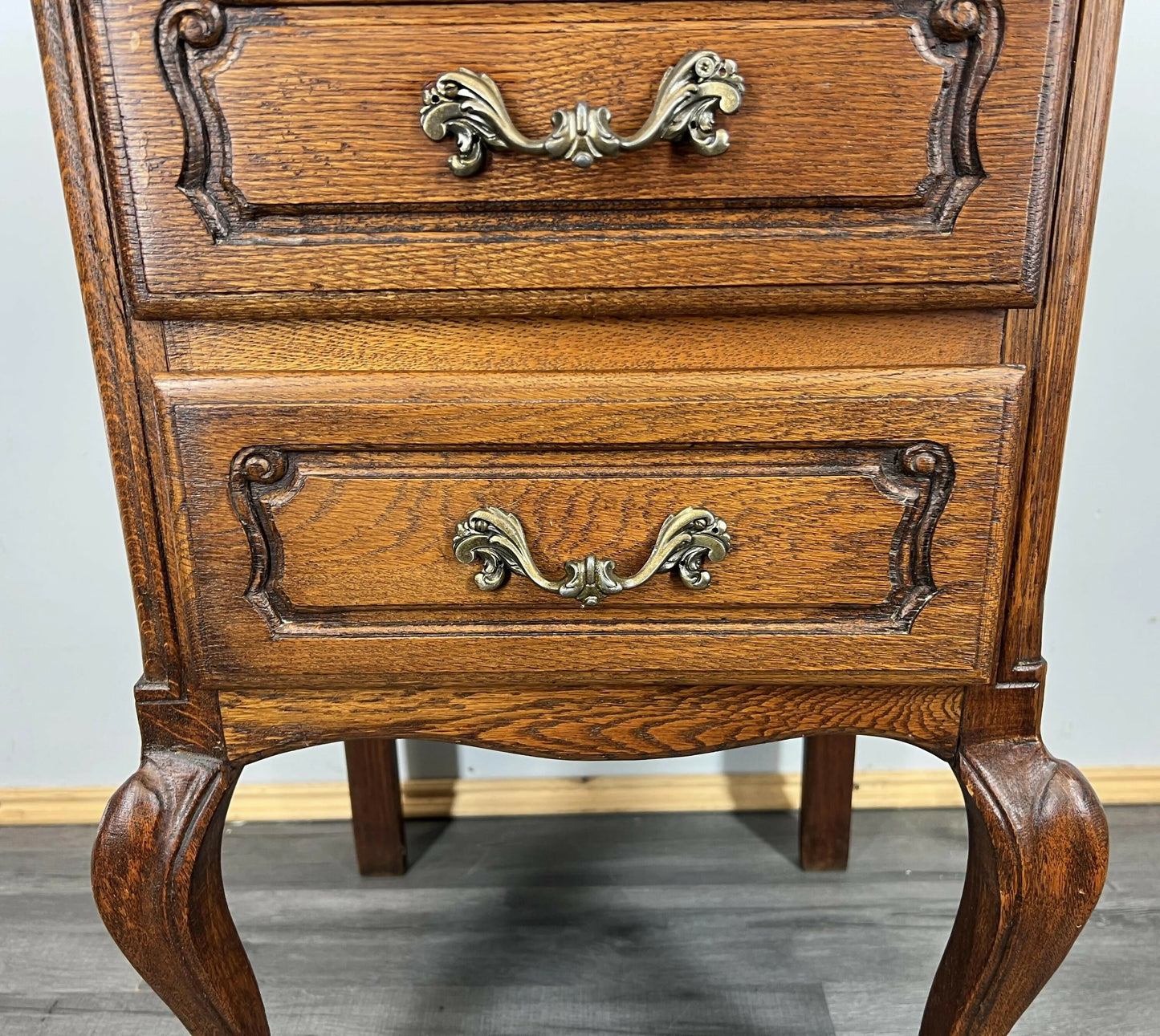 Bedside Table Vintage French Louis XVI Oak Carved Nightstand Cabinet LOT 4695