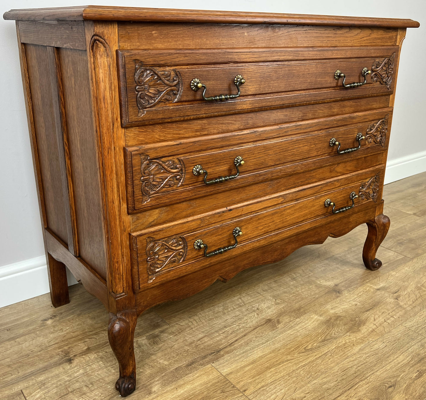 Chest of Drawers Vintage French Louis Oak 3 Drawers Carved Cabinet LOT 6253
