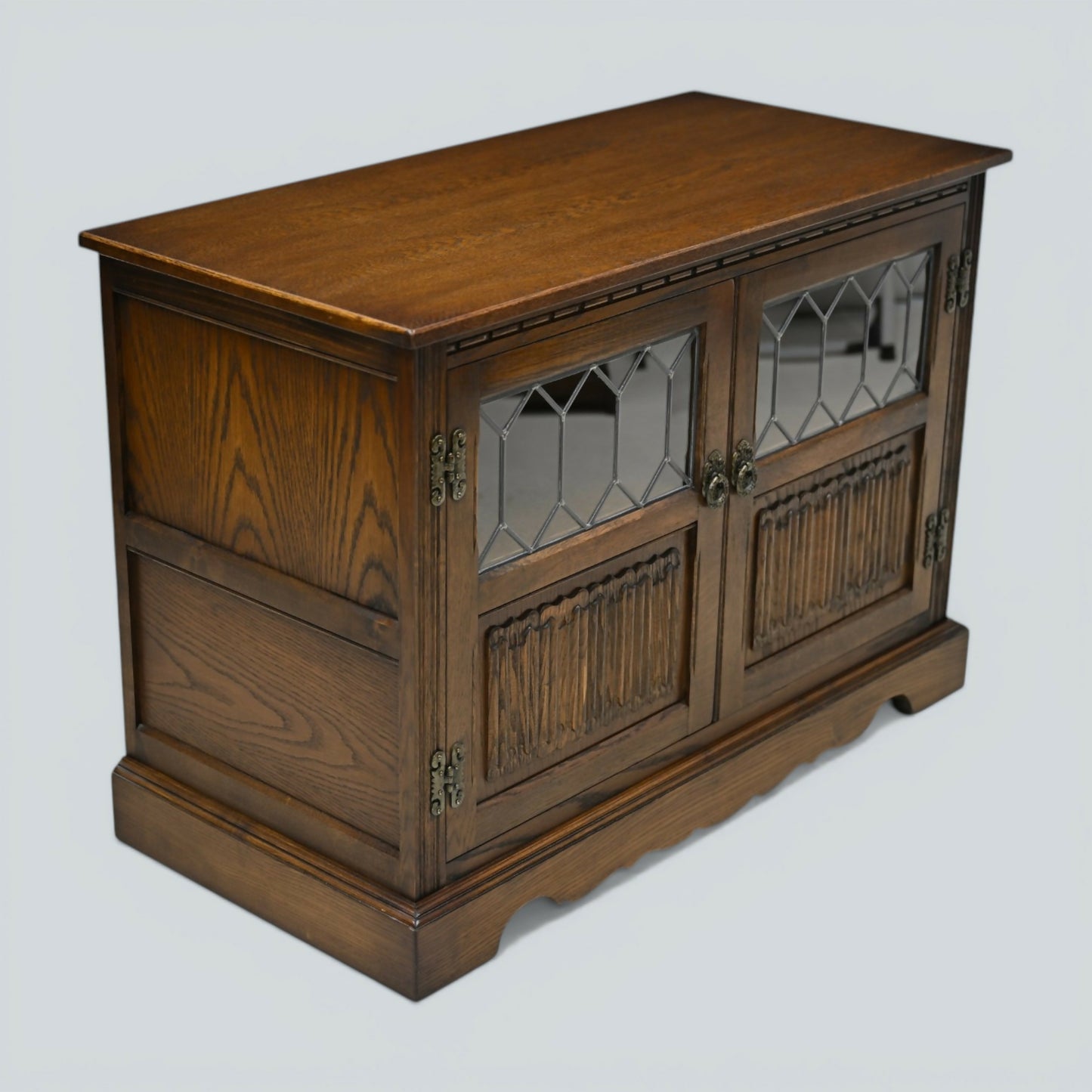 Old Charm TV Stand Music Entertainment/Cabinet Light Oak #2265 FREE UK Delivery