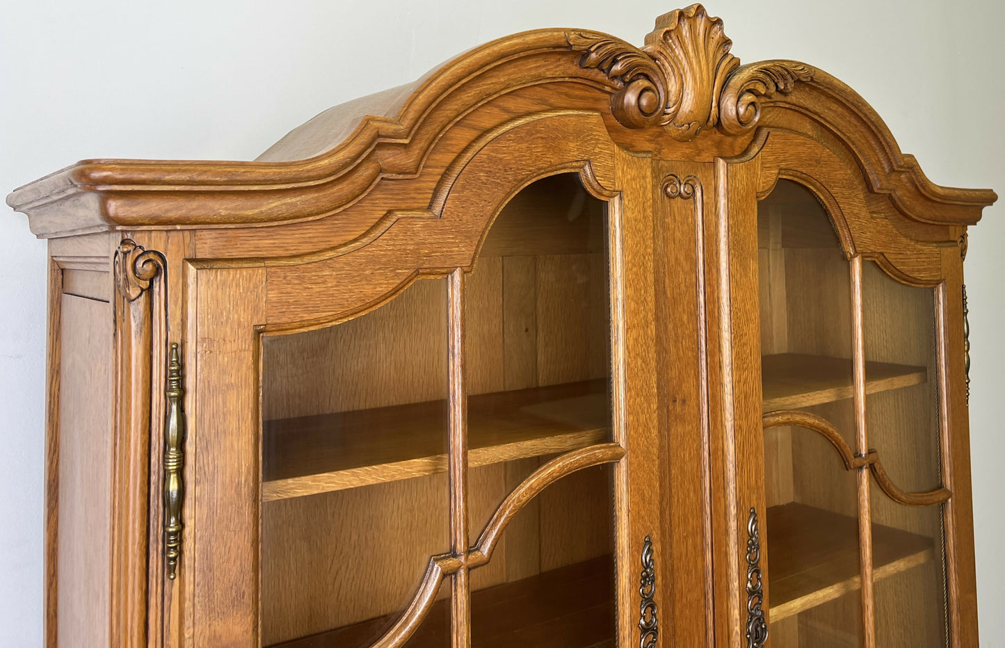 Bookcase Vintage French Louis XVI Oak Display Cabinet Carved Sideboard LOT 6283