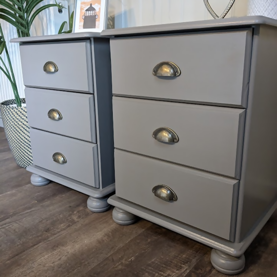 Grey bedside drawers R07021 4