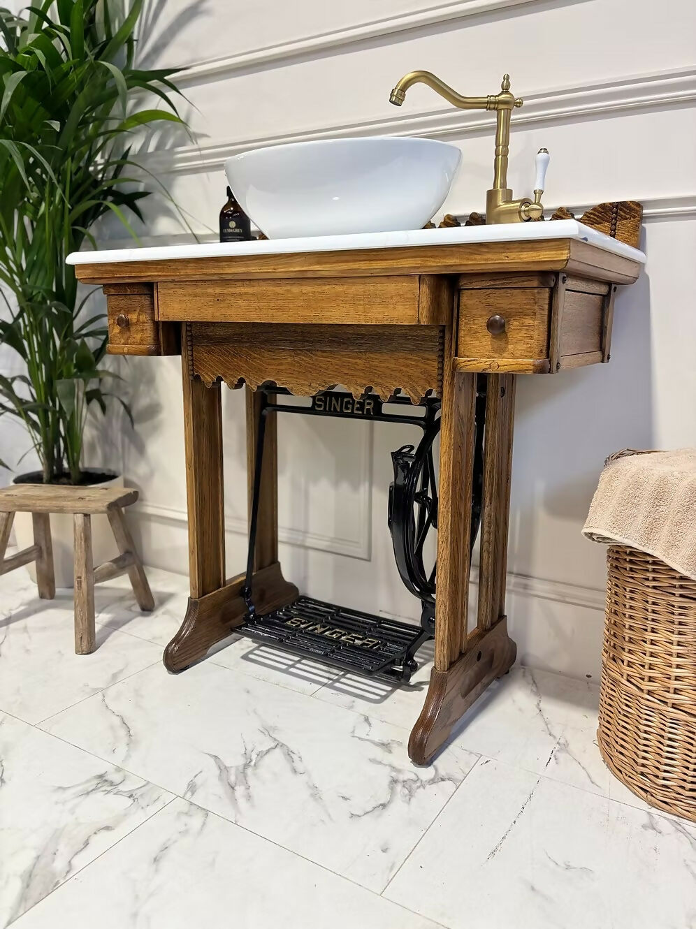 Traditional Bathroom Vanity Unit - Lady Jane Grey