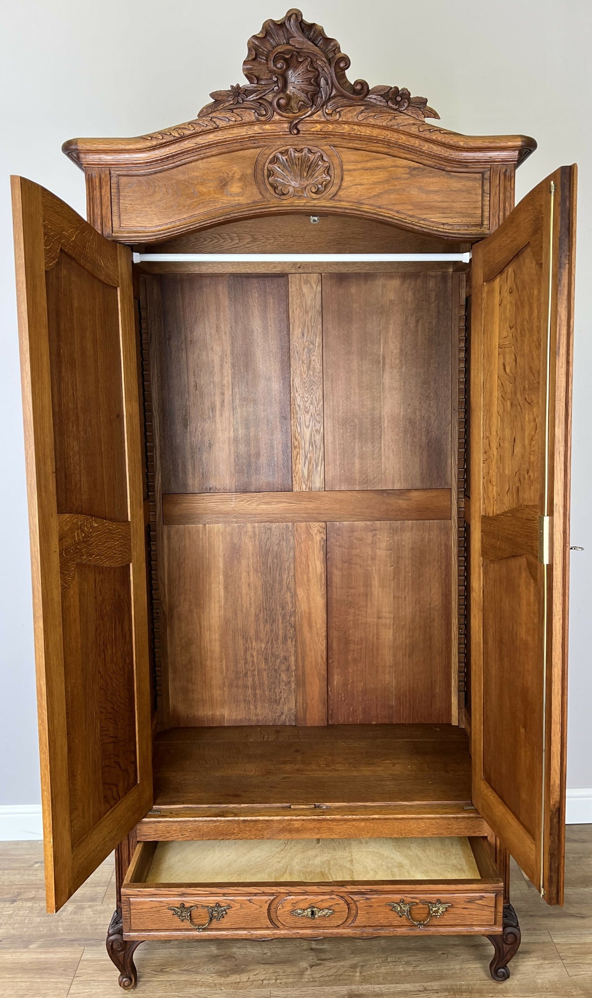 Wardrobe Antique French Style Oak Two Door Storage Carved Armoire LOT 6510