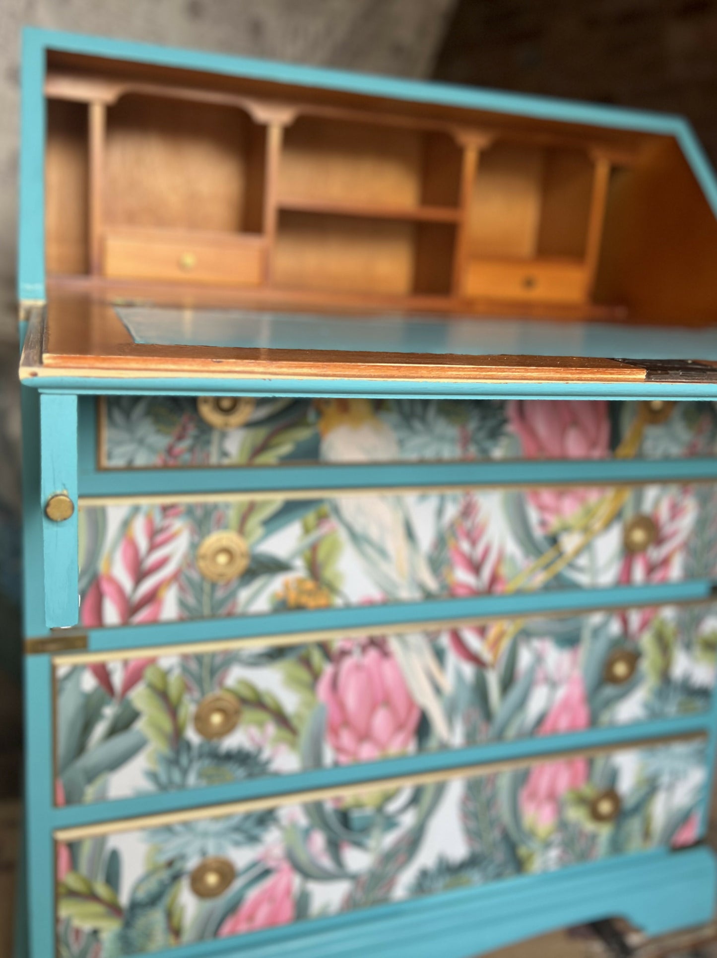 Turquoise Bureau