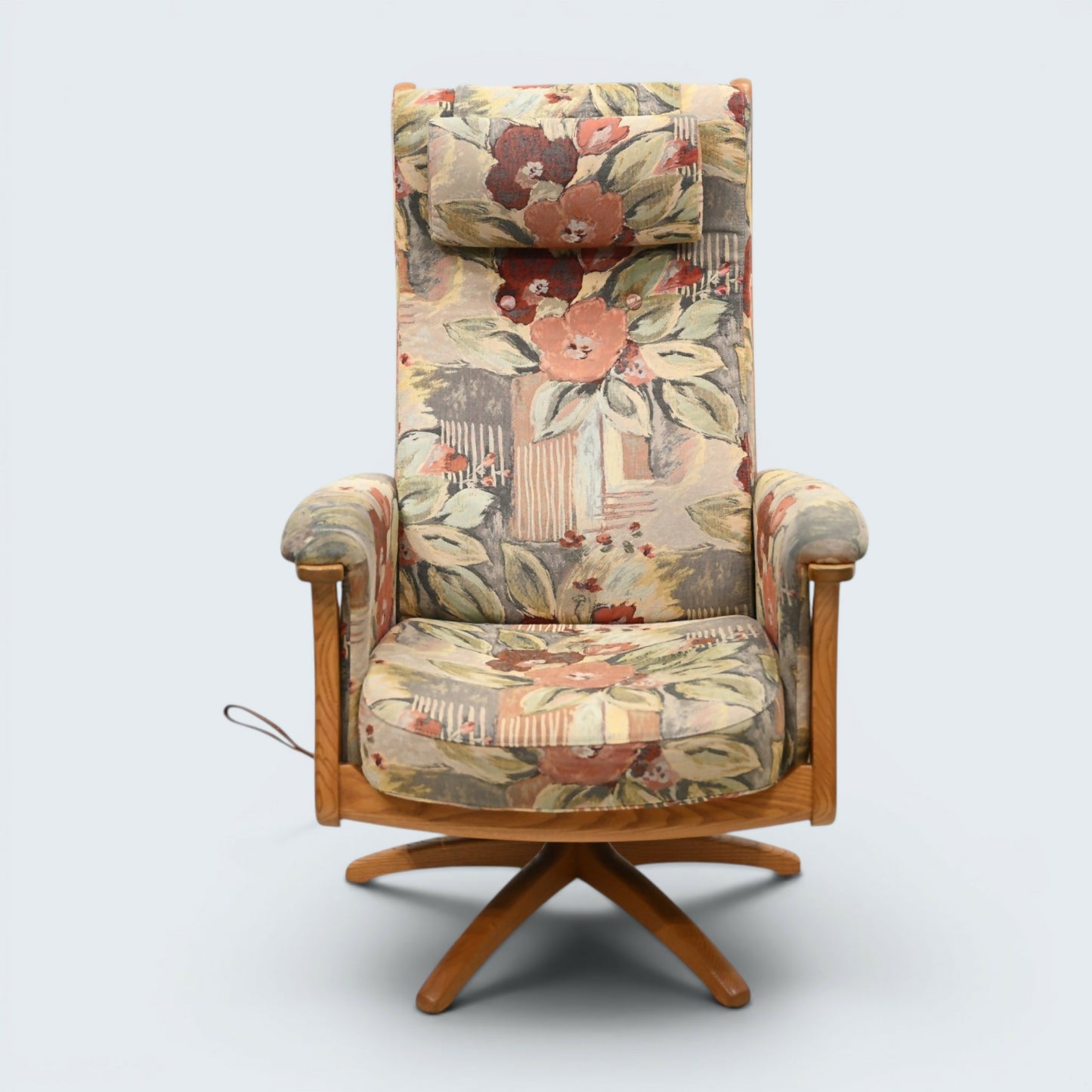 Ercol Reclining Armchair Swivels/Recliner Light Finish Frame FREE UK Delivery*