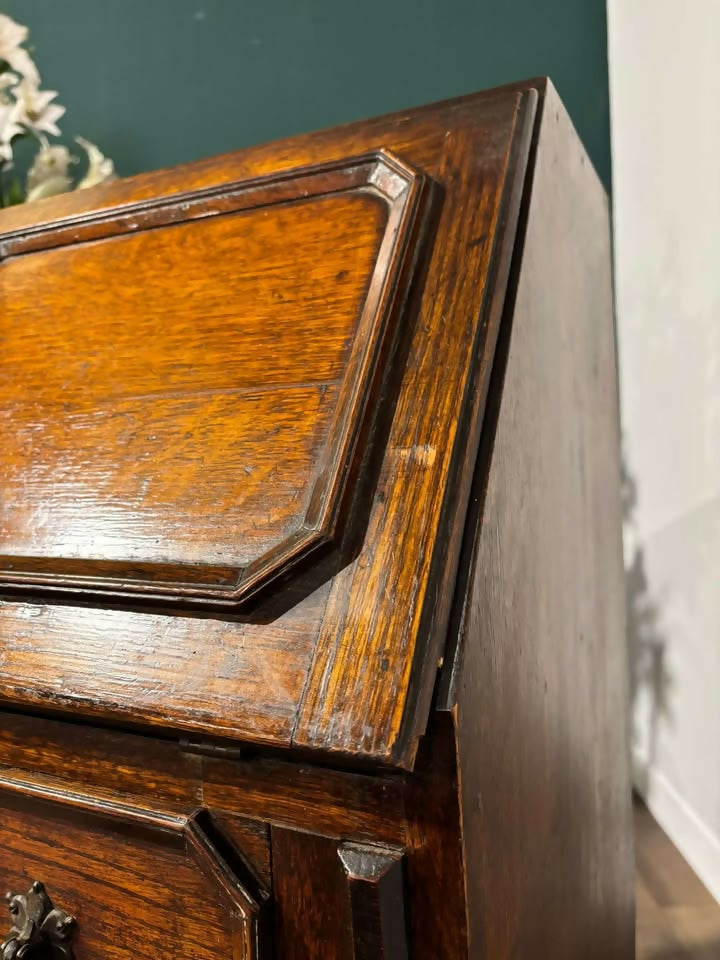 Vintage 1920s Oak Bureau Chest44