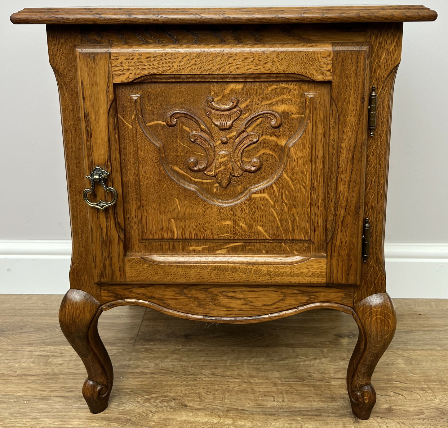Bedside Table Vintage French Louis Style Oak Nightstand Carved Cabinet LOT 6300