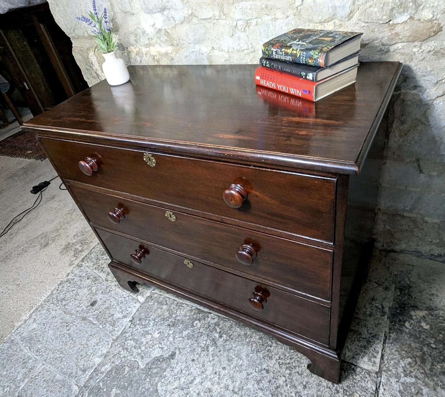 Georgian Mahogany Chest of Drawers - 3 Drawers