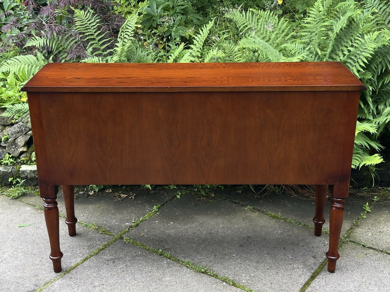A WOOD BROTHERS OLD CHARM TUDOR BROWN CARVED OAK SIDEBOARD / DRESSER BASE / HALL TABLE