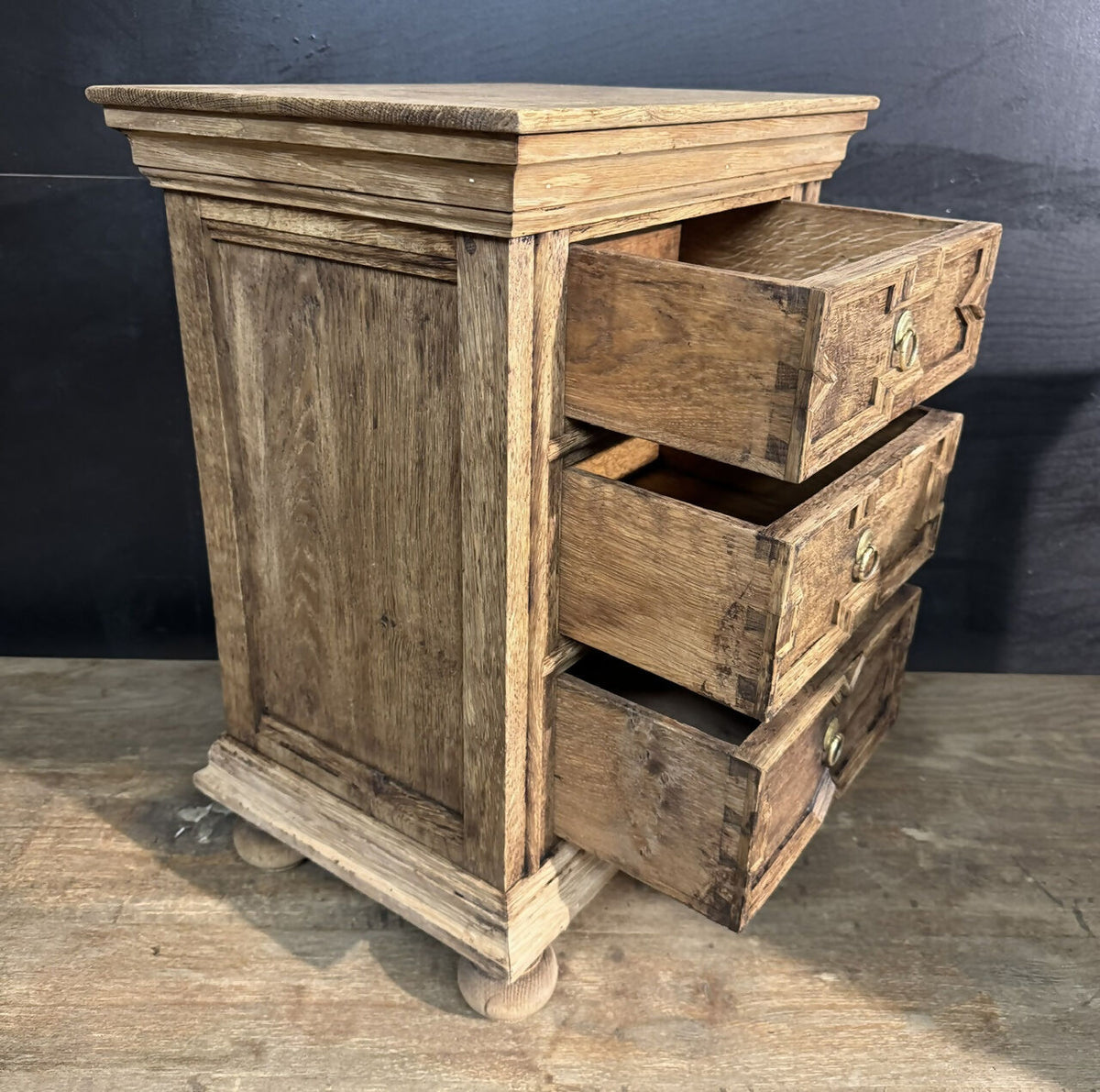Quality Pair Oak Bedside Chests