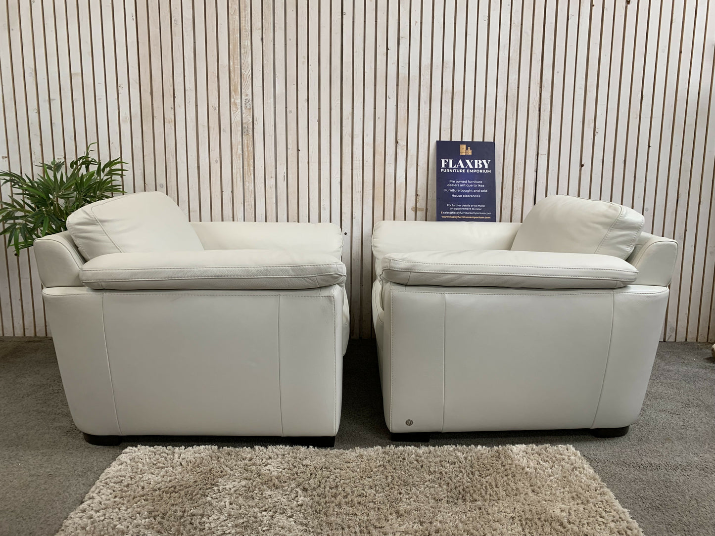 Natuzzi White Leather Lounge Suite – 2 Seater Sofa + 2 Armchairs – Italian